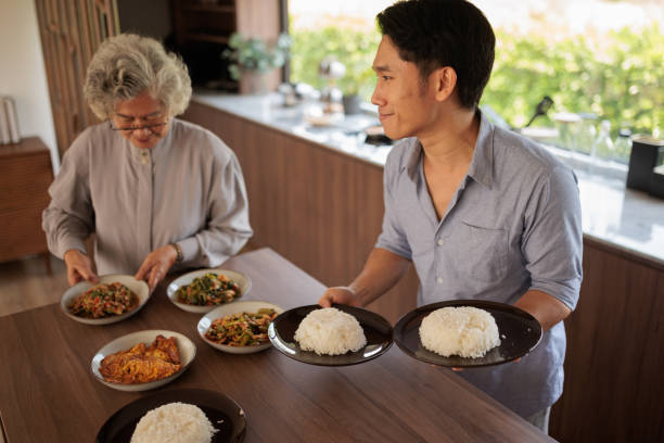 Why are people choosing home-cooked meals again